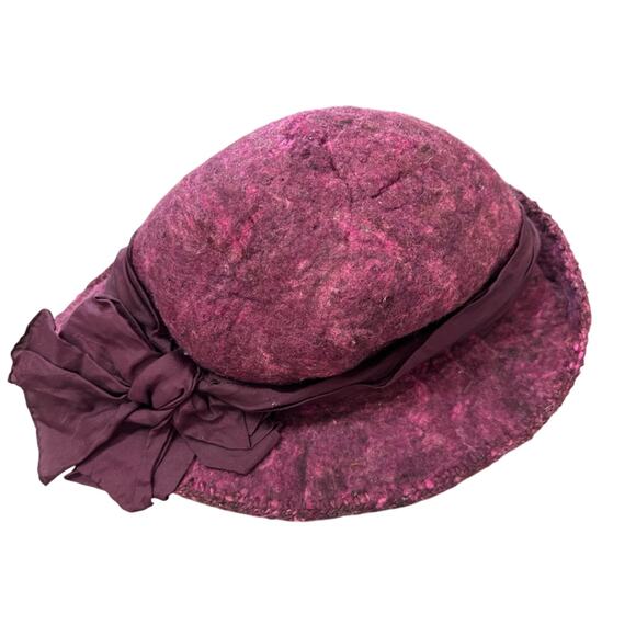 Vintage Hat- Felted wool- purple pink with attached ribbon bow- retro- some wear - Picture 2 of 9